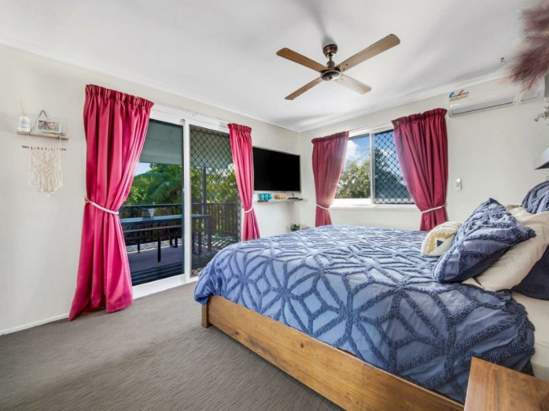 14 Hayes Avenue, Boyne Island QLD 4680