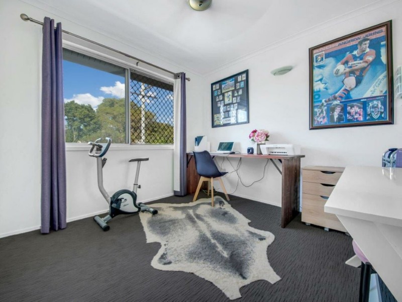14 Hayes Avenue, Boyne Island QLD 4680