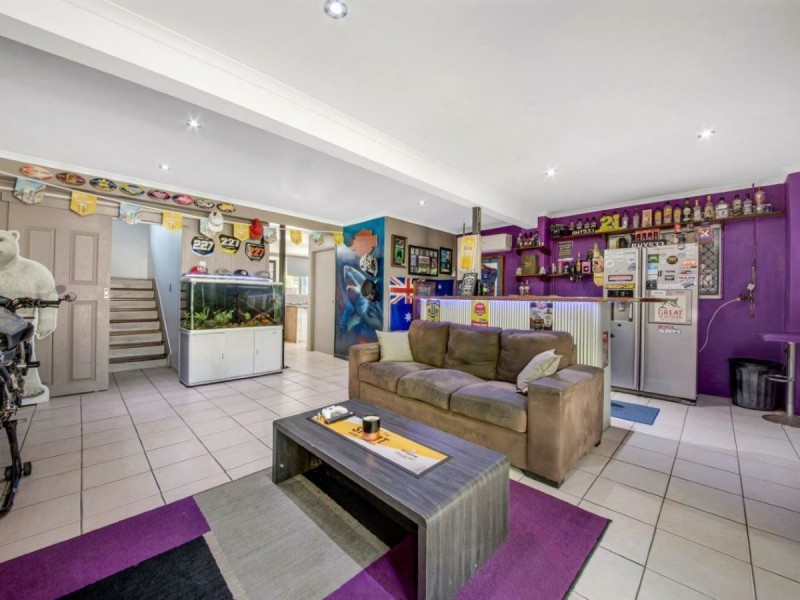 14 Hayes Avenue, Boyne Island QLD 4680