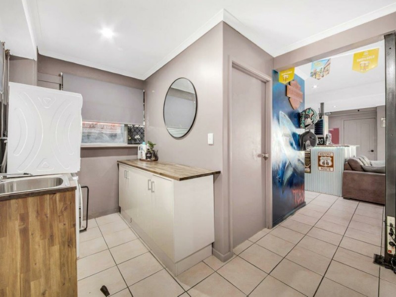 14 Hayes Avenue, Boyne Island QLD 4680