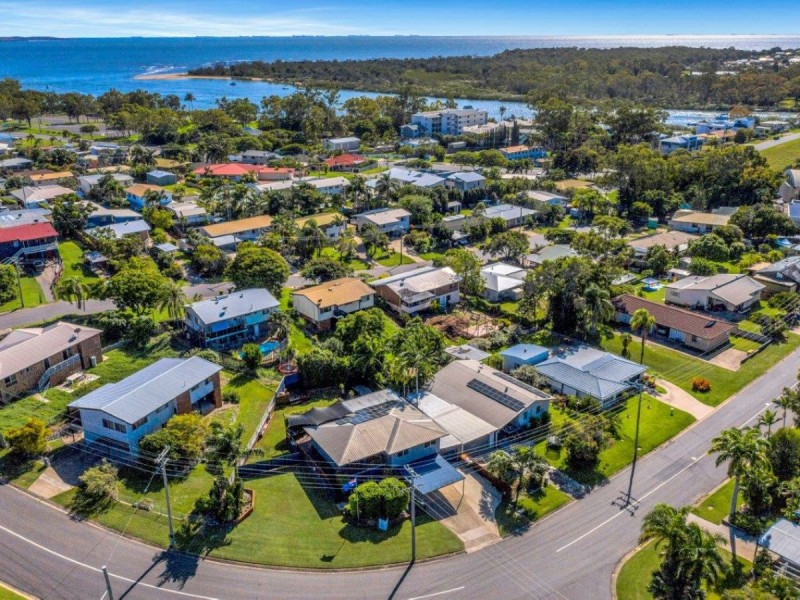 14 Hayes Avenue, Boyne Island QLD 4680