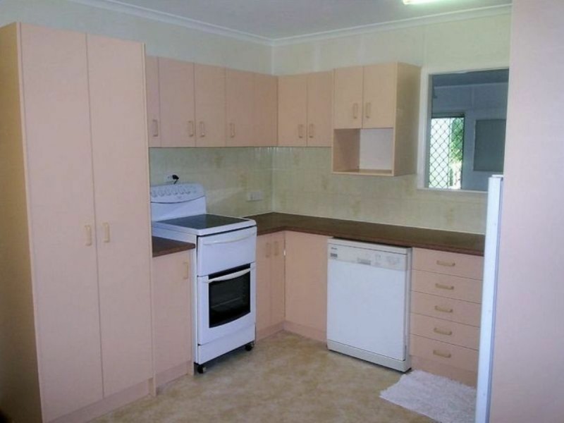 60 Elizabeth Street, South Gladstone QLD 4680