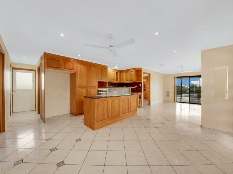 13 Amaroo Street, Boyne Island QLD 4680