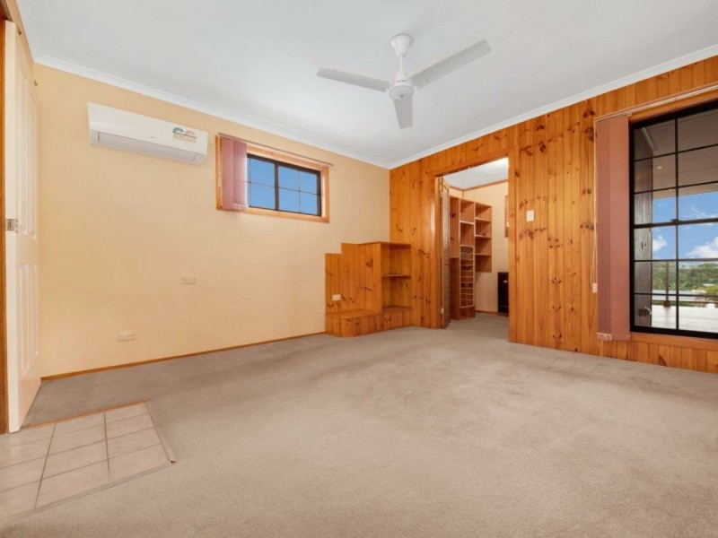 13 Amaroo Street, Boyne Island QLD 4680