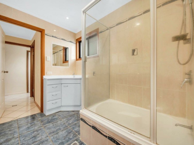 13 Amaroo Street, Boyne Island QLD 4680