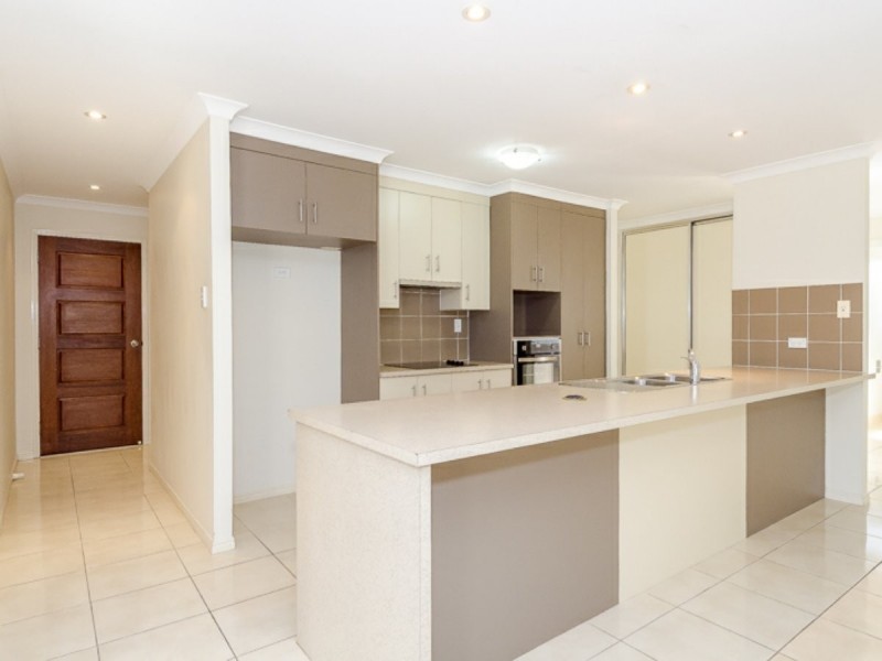 9 Larcom Rise, West Gladstone QLD 4680