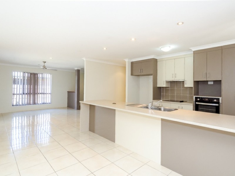 9 Larcom Rise, West Gladstone QLD 4680