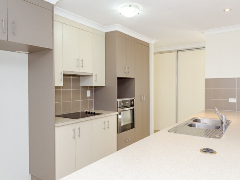 9 Larcom Rise, West Gladstone QLD 4680