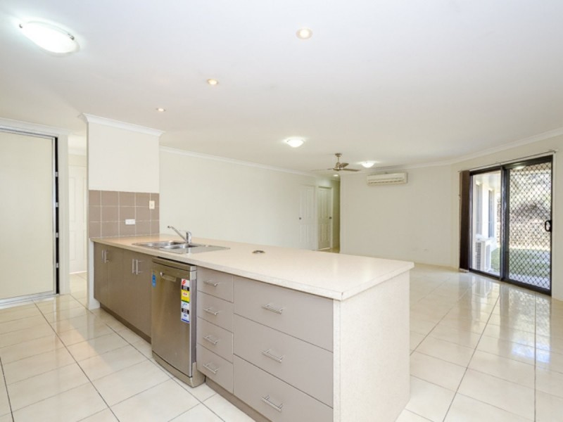 9 Larcom Rise, West Gladstone QLD 4680