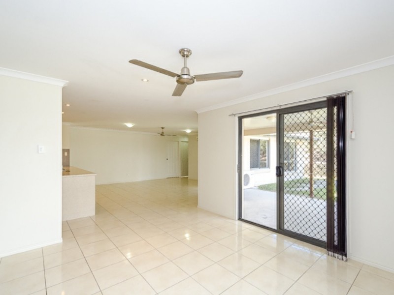 9 Larcom Rise, West Gladstone QLD 4680