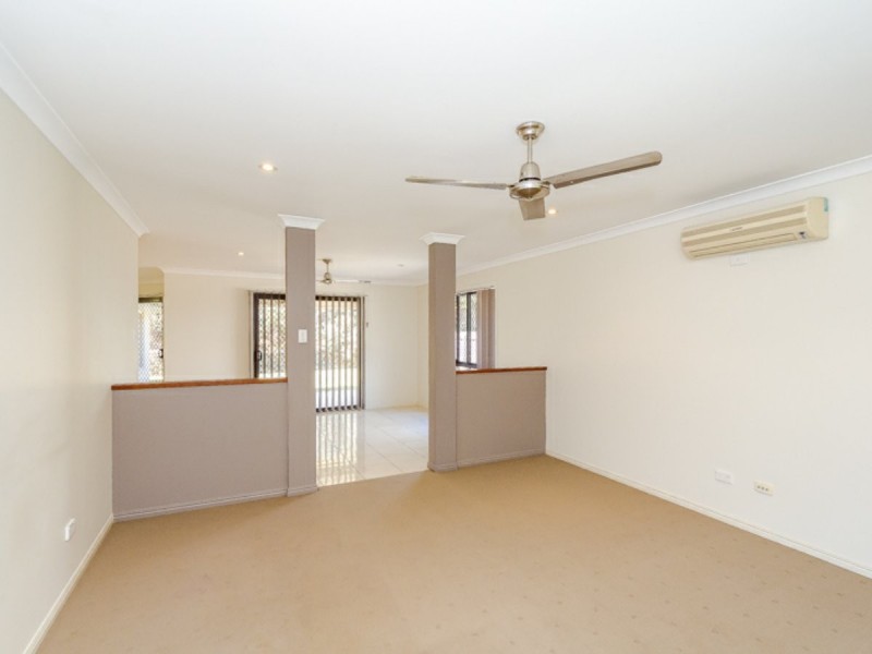 9 Larcom Rise, West Gladstone QLD 4680