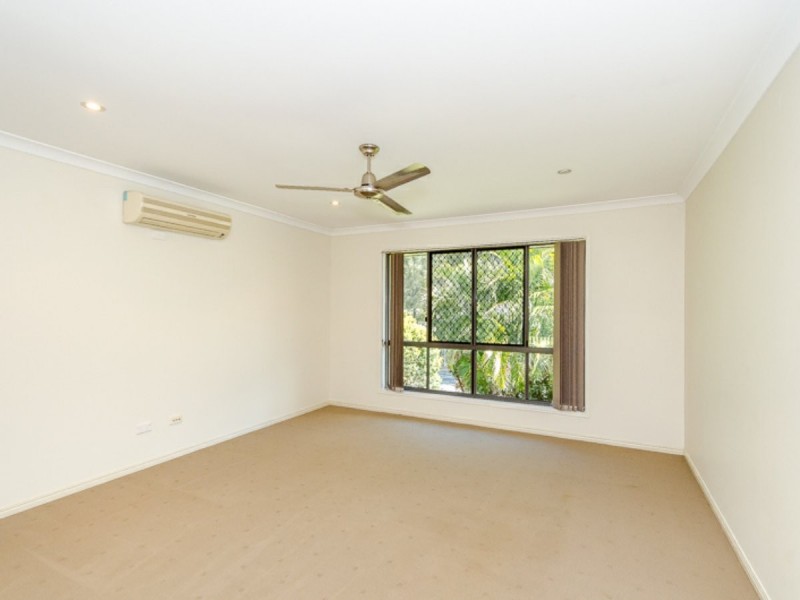 9 Larcom Rise, West Gladstone QLD 4680