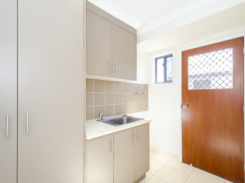 9 Larcom Rise, West Gladstone QLD 4680