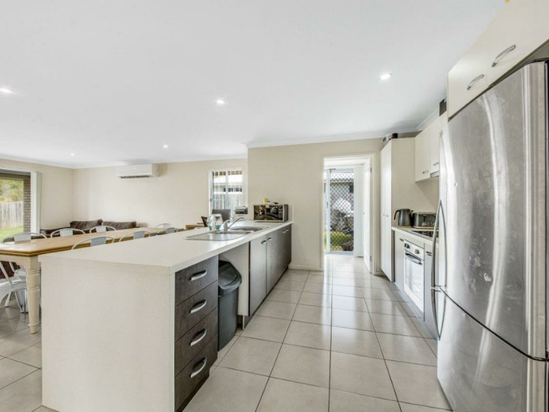 42 Briffney Street, Kirkwood QLD 4680