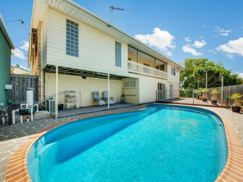 23 Hansen Crescent, Clinton QLD 4680