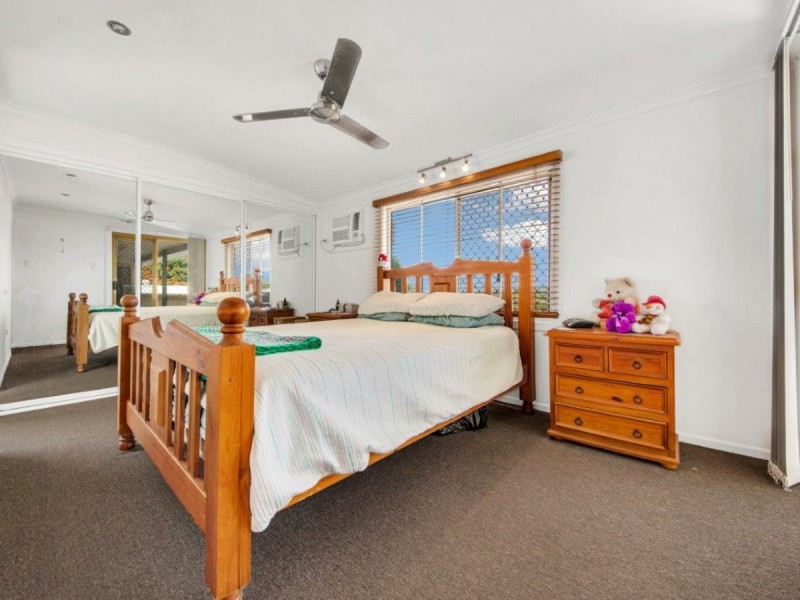 23 Hansen Crescent, Clinton QLD 4680