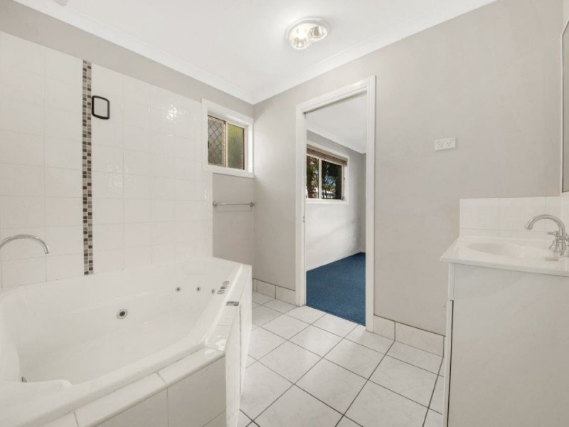 268 Auckland Street, South Gladstone QLD 4680