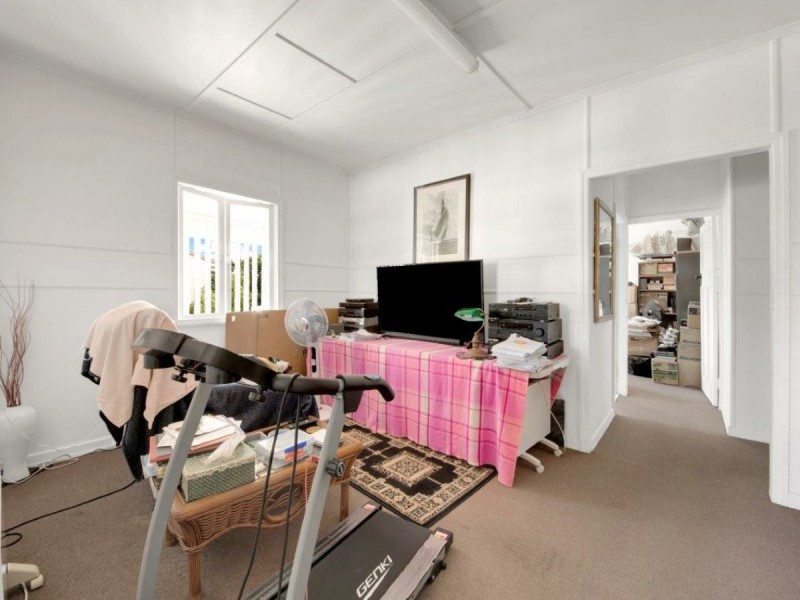 37 Toolooa Street, South Gladstone QLD 4680