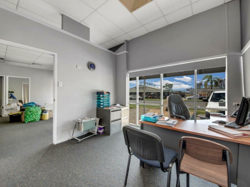 37 Toolooa Street, South Gladstone QLD 4680