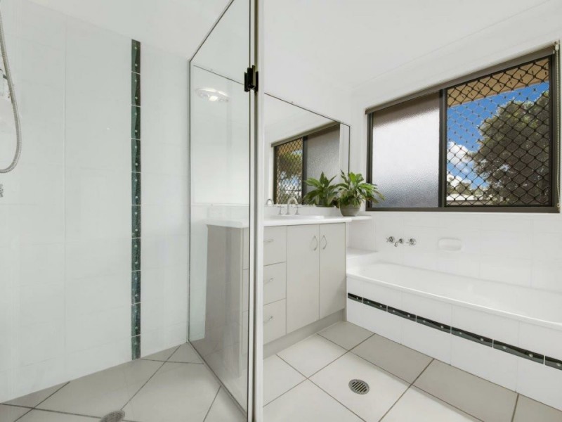 51 Hennie Drive, Benaraby QLD 4680