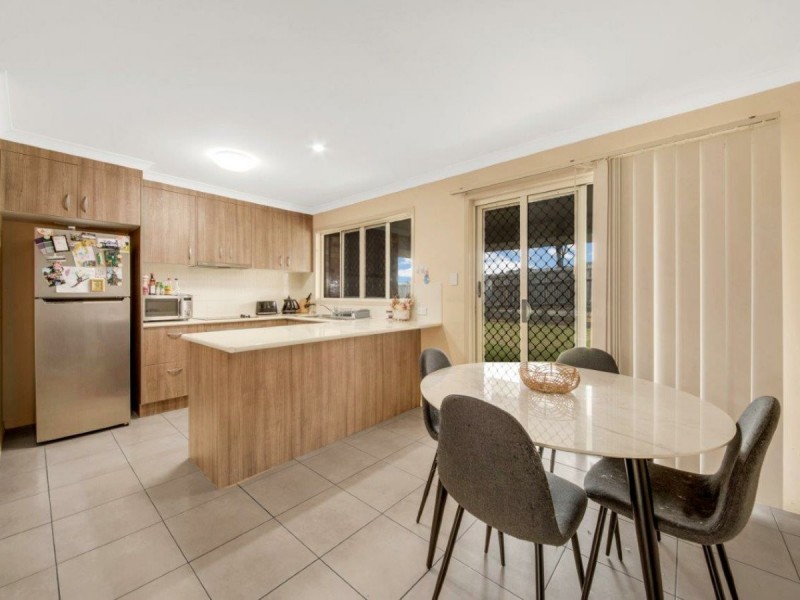 37 Liriope Drive, Kirkwood QLD 4680