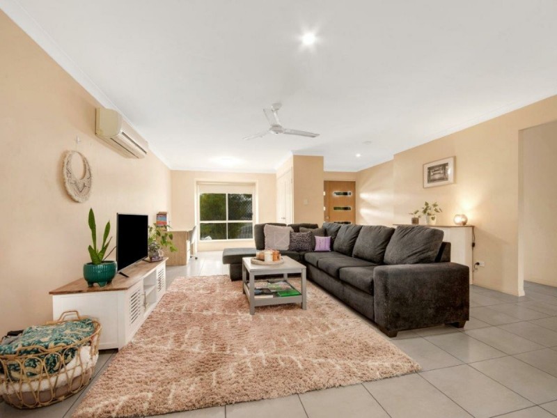 37 Liriope Drive, Kirkwood QLD 4680