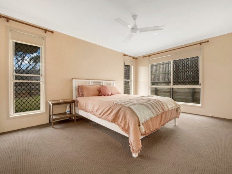 37 Liriope Drive, Kirkwood QLD 4680