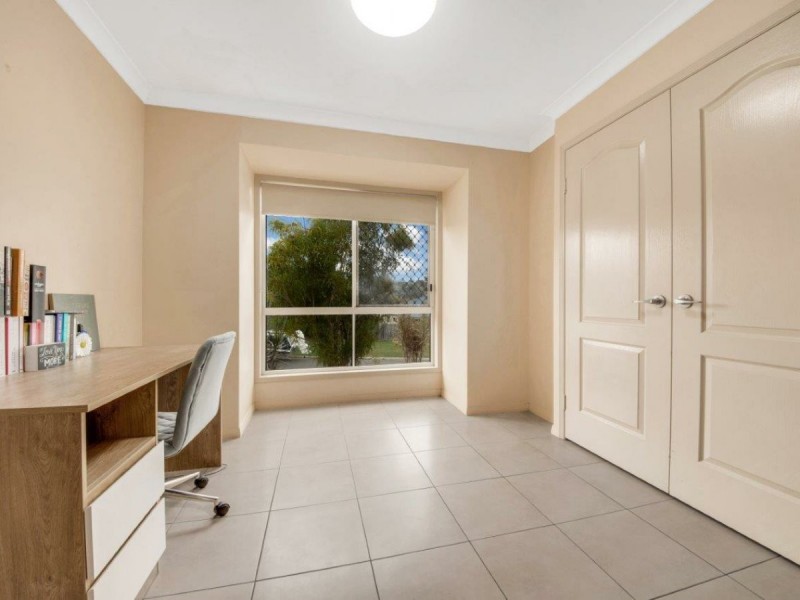 37 Liriope Drive, Kirkwood QLD 4680