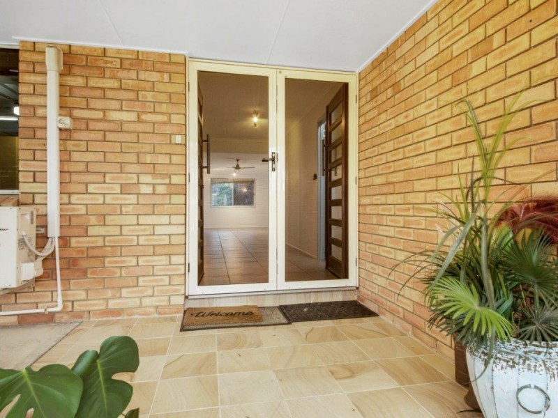 18 Luton Street, Telina QLD 4680