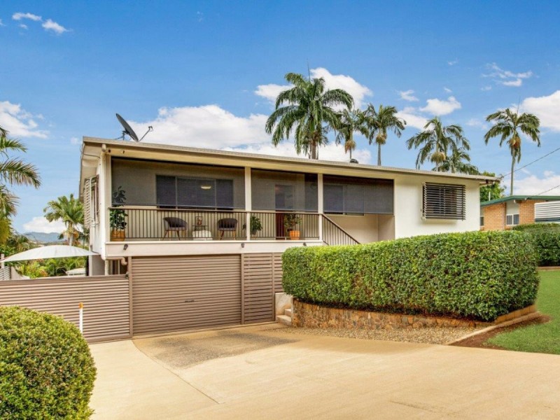 17 Holland Street, West Gladstone QLD 4680