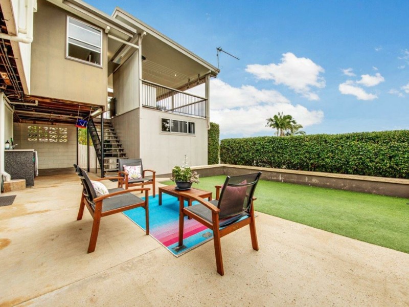 17 Holland Street, West Gladstone QLD 4680