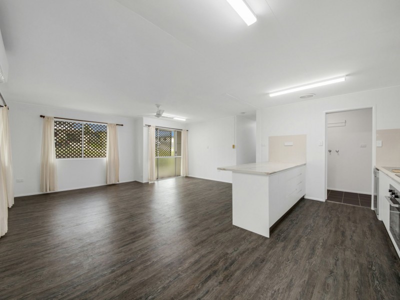 8 Whiting Street, Toolooa QLD 4680