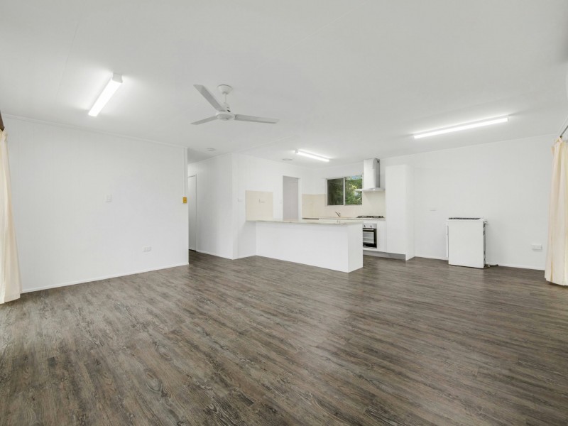 8 Whiting Street, Toolooa QLD 4680