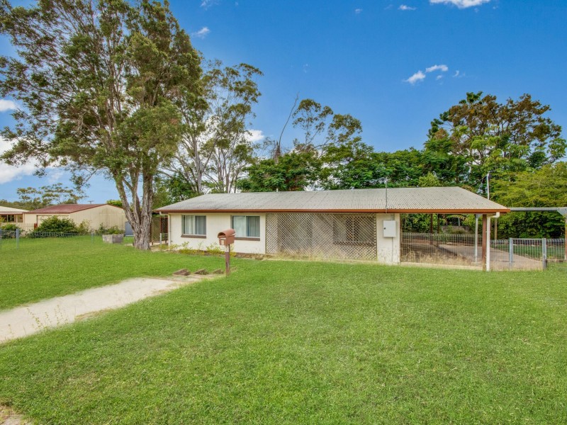 8 Whiting Street, Toolooa QLD 4680