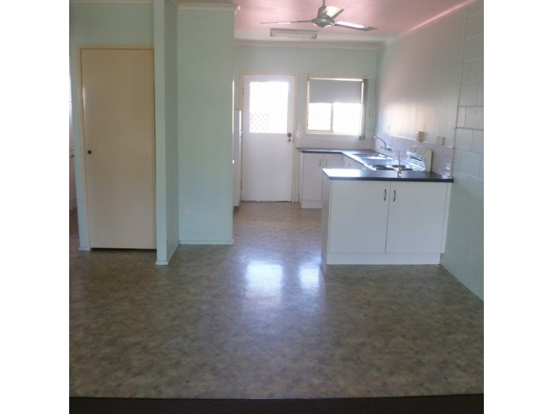 Unit 5/2 Railway Street, West Gladstone QLD 4680