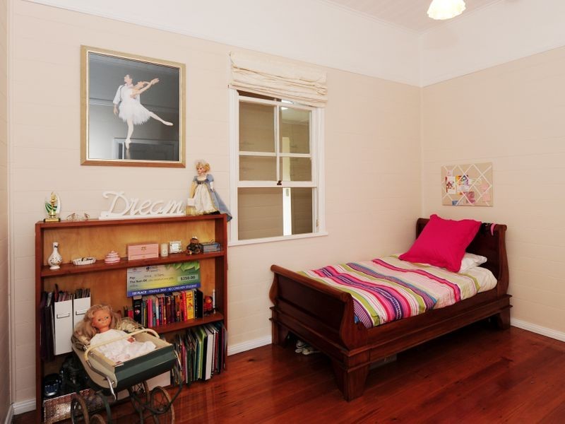 8 Fowler Lane, Gladstone QLD 4680