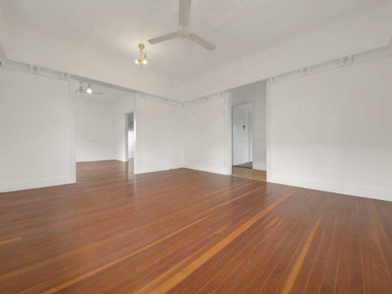 260 Auckland Street, South Gladstone QLD 4680