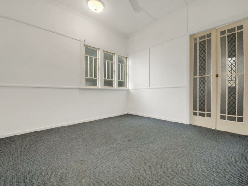260 Auckland Street, South Gladstone QLD 4680