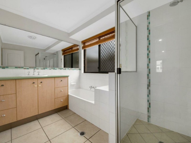 3 Lauren Court, South Gladstone QLD 4680