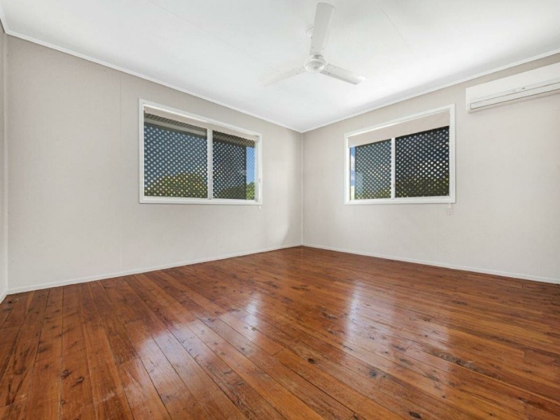 11 Dalton Street, Clinton QLD 4680