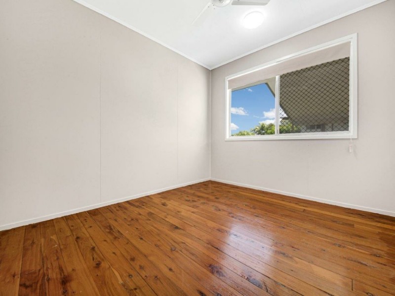 11 Dalton Street, Clinton QLD 4680