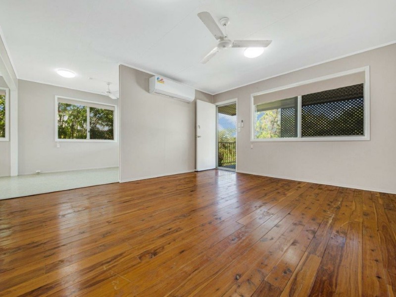 11 Dalton Street, Clinton QLD 4680