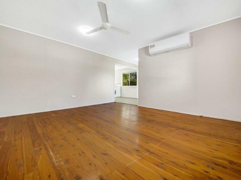 11 Dalton Street, Clinton QLD 4680