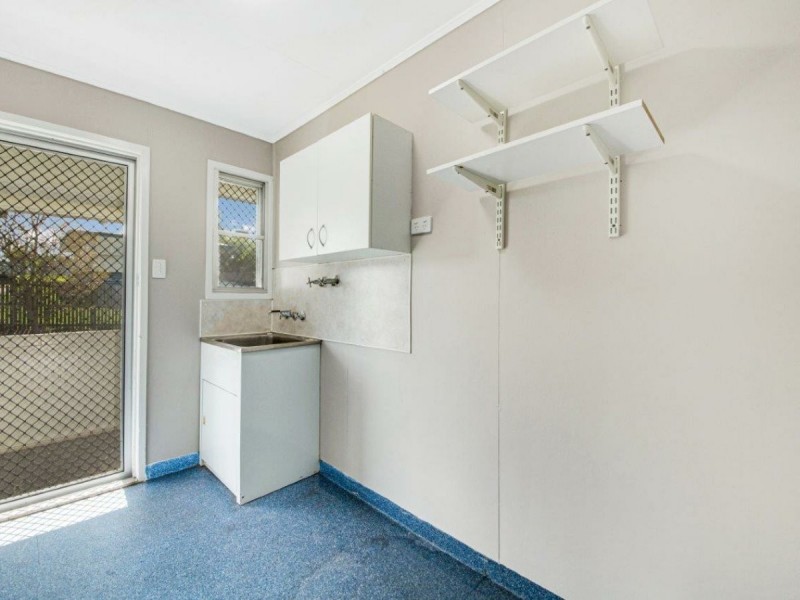 11 Dalton Street, Clinton QLD 4680