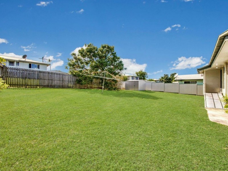 11 Dalton Street, Clinton QLD 4680