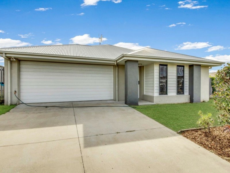 23 Seagull Boulevard, Kirkwood QLD 4680