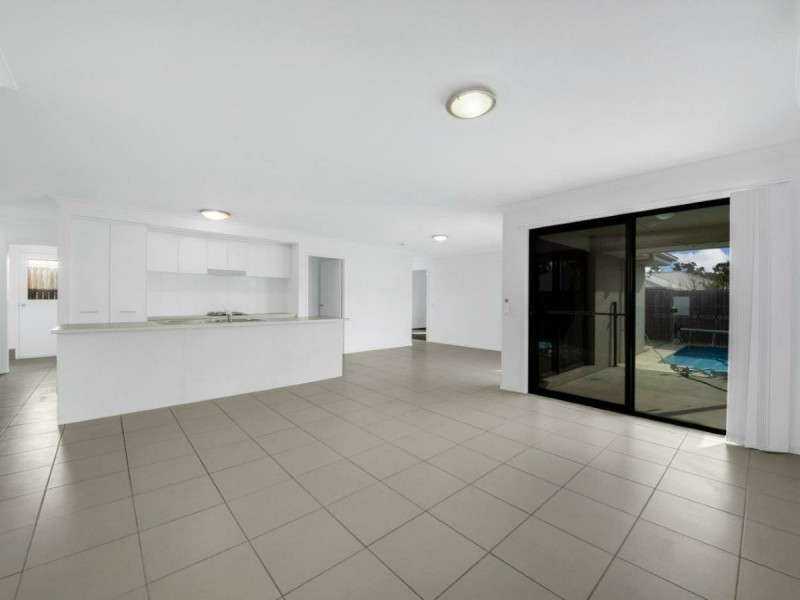 23 Seagull Boulevard, Kirkwood QLD 4680