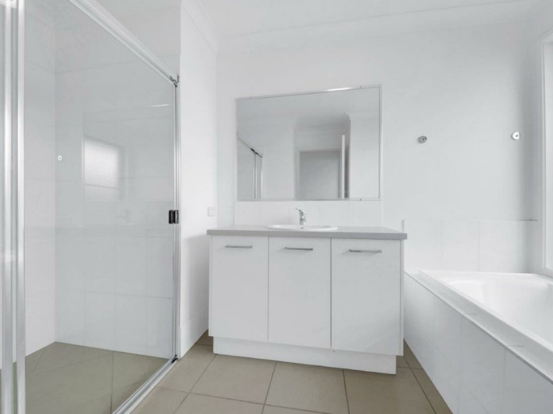 23 Seagull Boulevard, Kirkwood QLD 4680