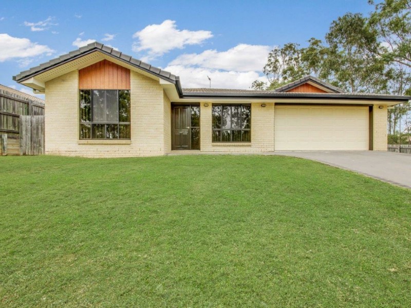 8 Skyline Drive, New Auckland QLD 4680