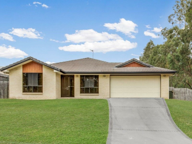 8 Skyline Drive, New Auckland QLD 4680